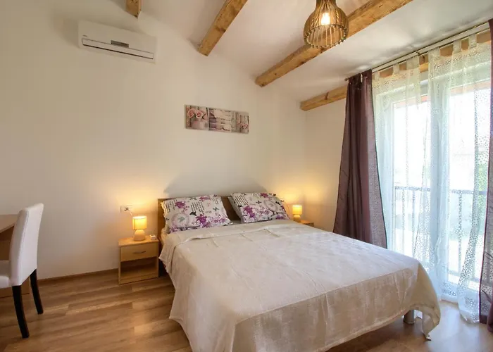 别墅 Charming Seve With Private Pool In *