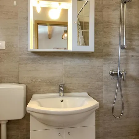 Charming Seve With Private Pool In * 普拉