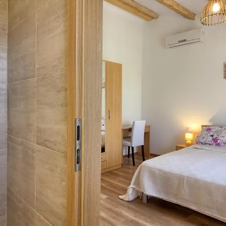 Charming Seve With Private Pool In *