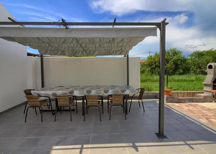 Vila Charming Seve With Private Pool In Pula